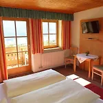 Quarto em Acomodações Particulares Gaestehaus Davidbauer