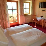 Quarto em Acomodações Particulares Gaestehaus Davidbauer *